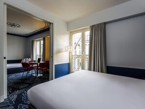 In-room safe, desk, soundproofing, iron/ironing board - Aparthotel Adagio Paris Haussmann (Paris)