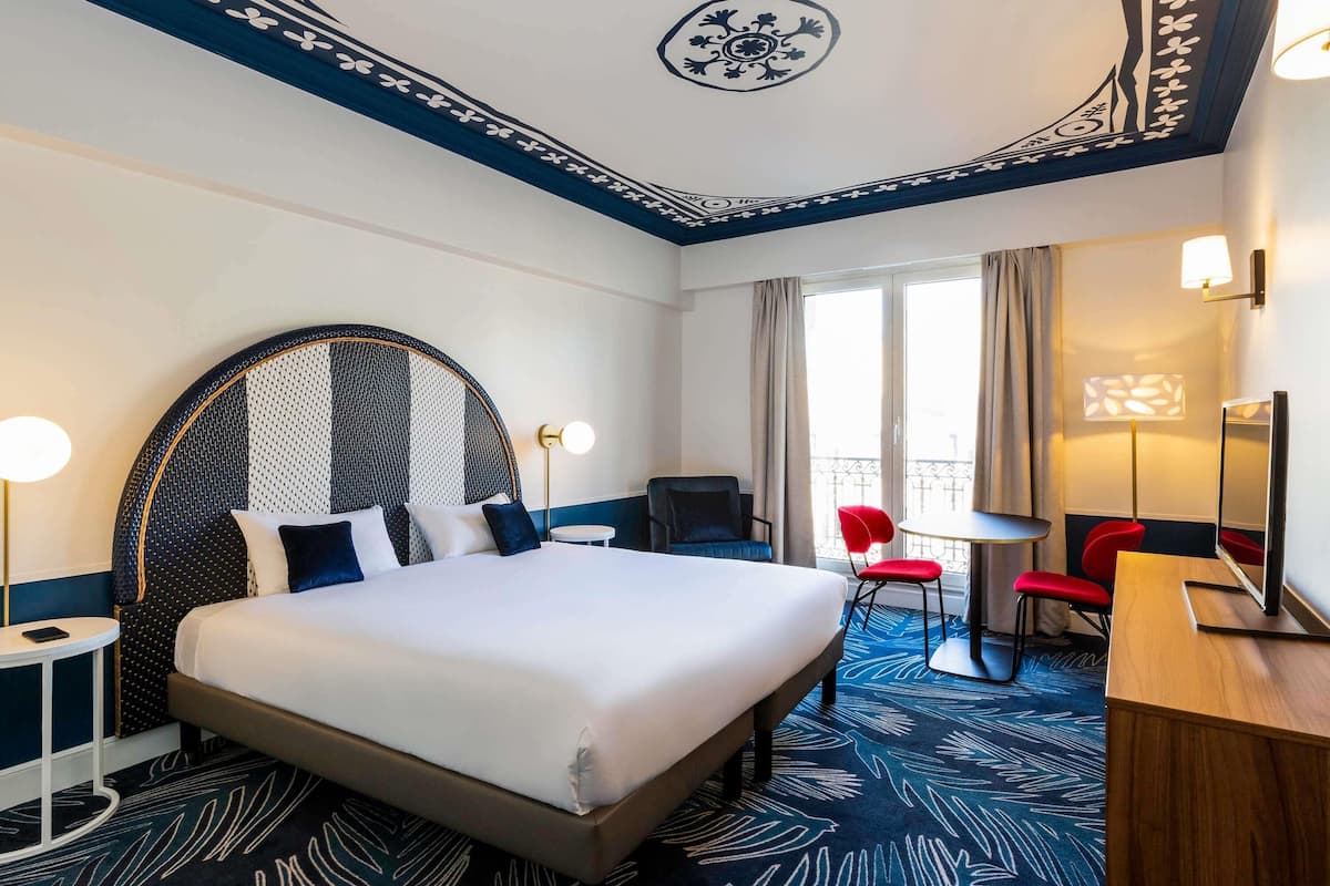 Studio, 1 Double Bed | In-room safe, desk, soundproofing, iron/ironing board