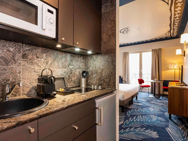 In-room safe, desk, soundproofing, iron/ironing board