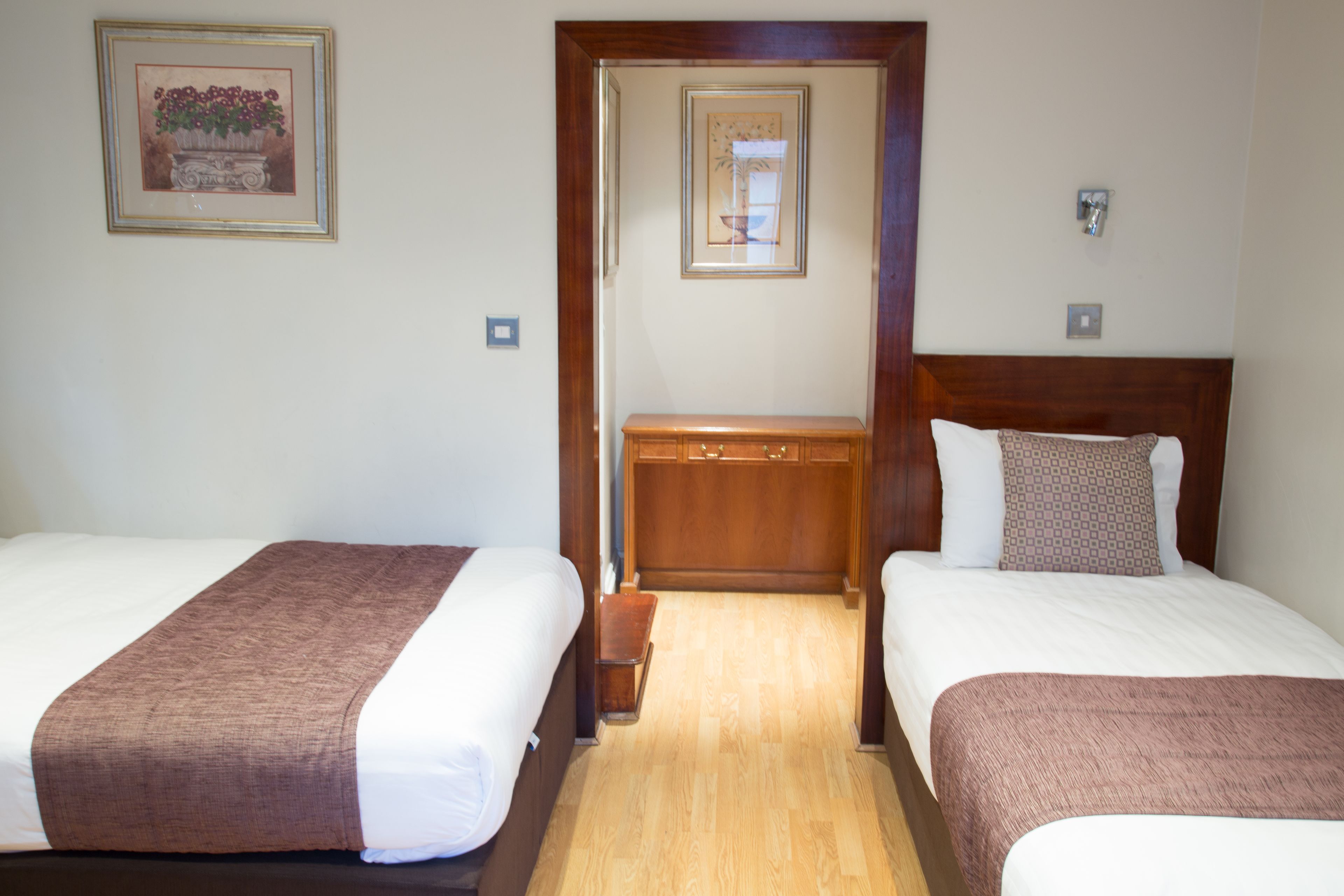 Photo - Garden View Hotel