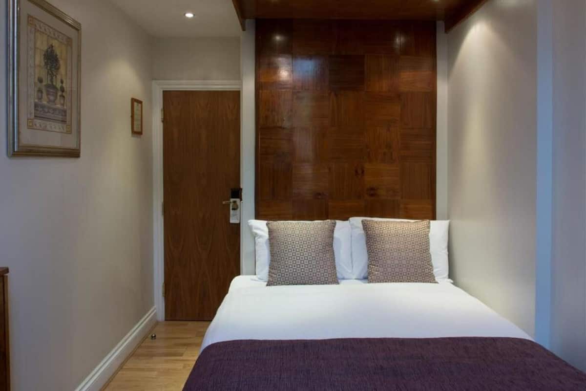 In-room safe, blackout drapes, WiFi (free), bed sheets