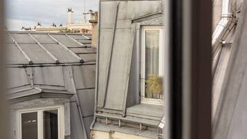 الإطلالة من المنشأة