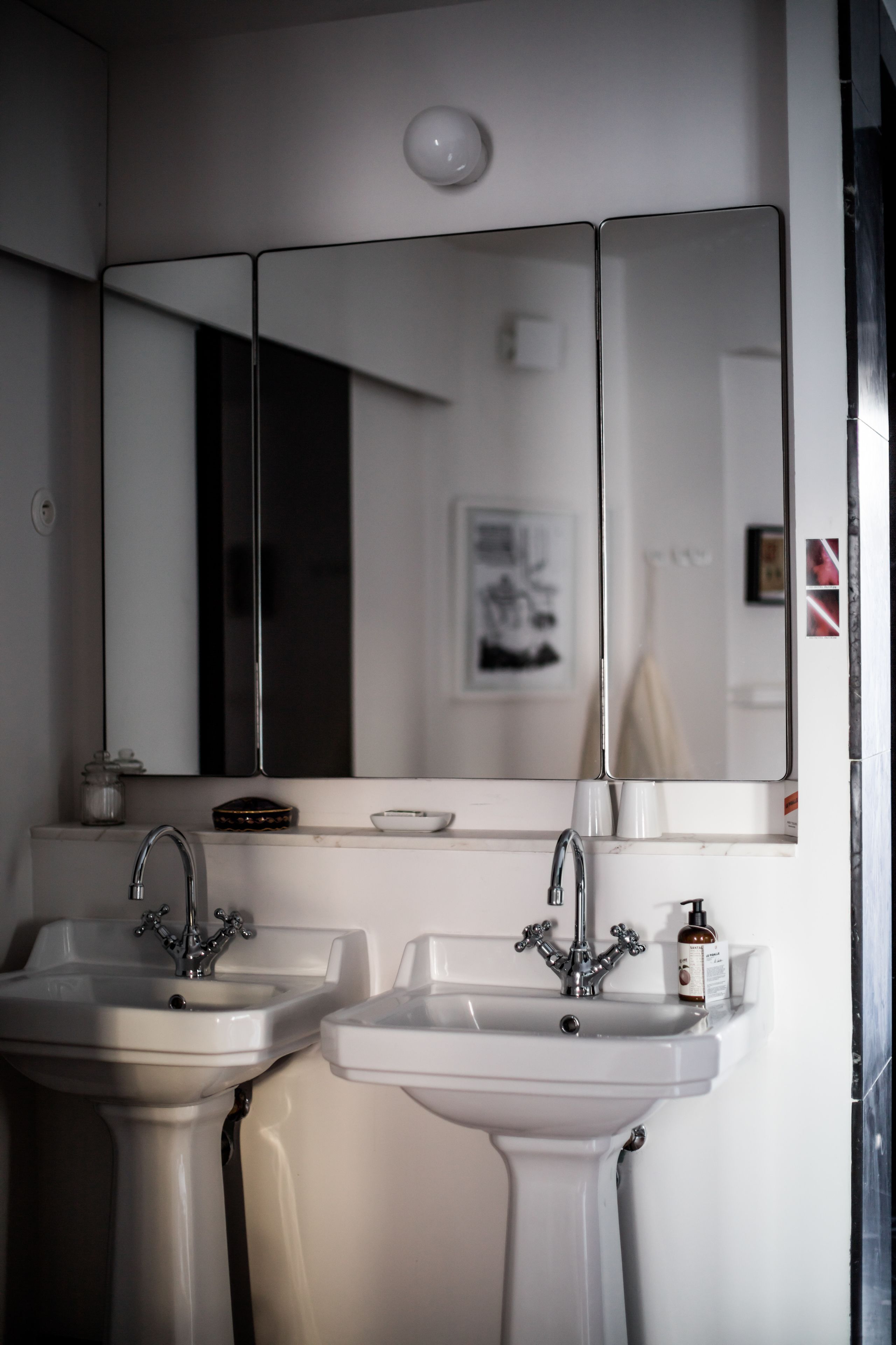 rainfall showerhead, free toiletries, hair dryer, towels