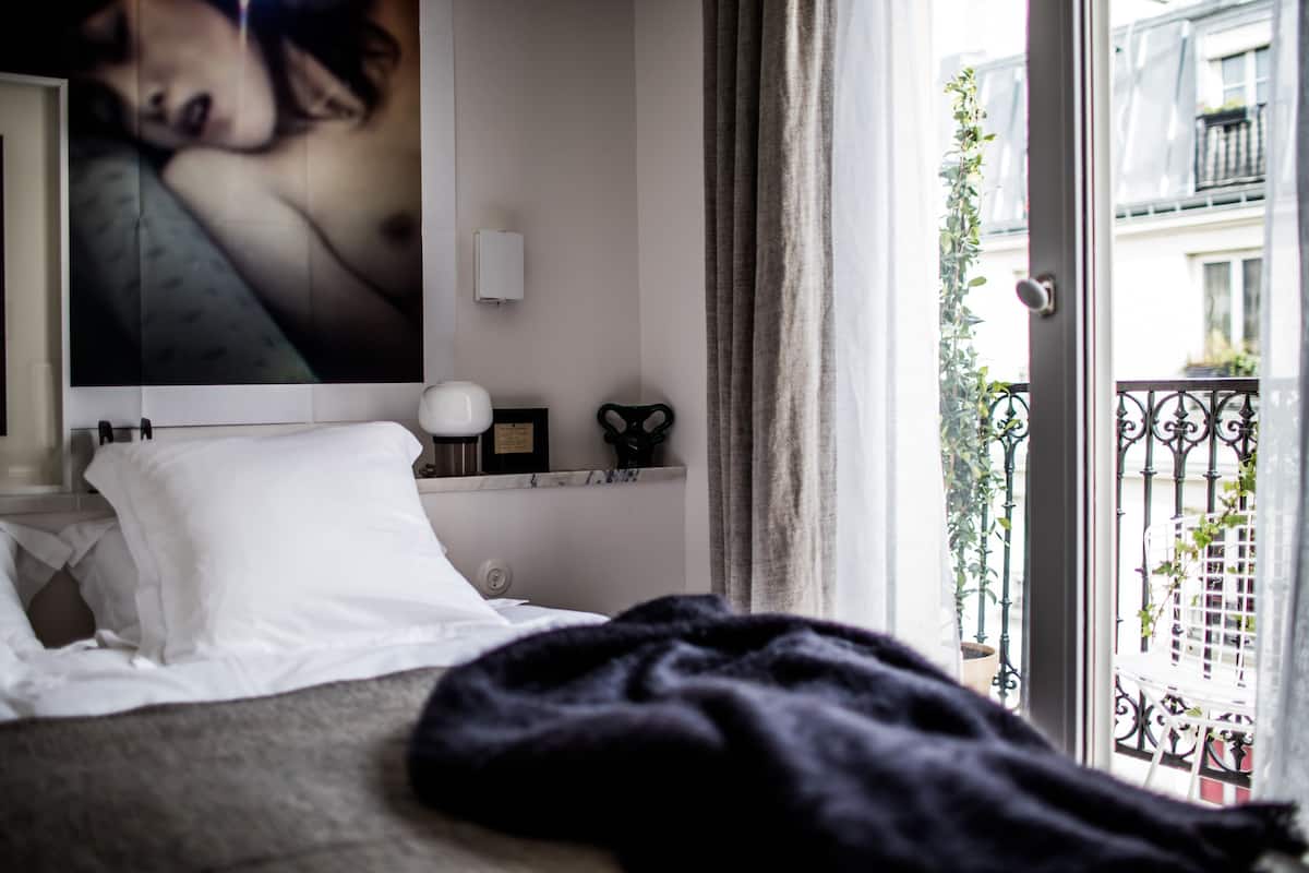 Room, 1 King Bed (Pigalle 21)