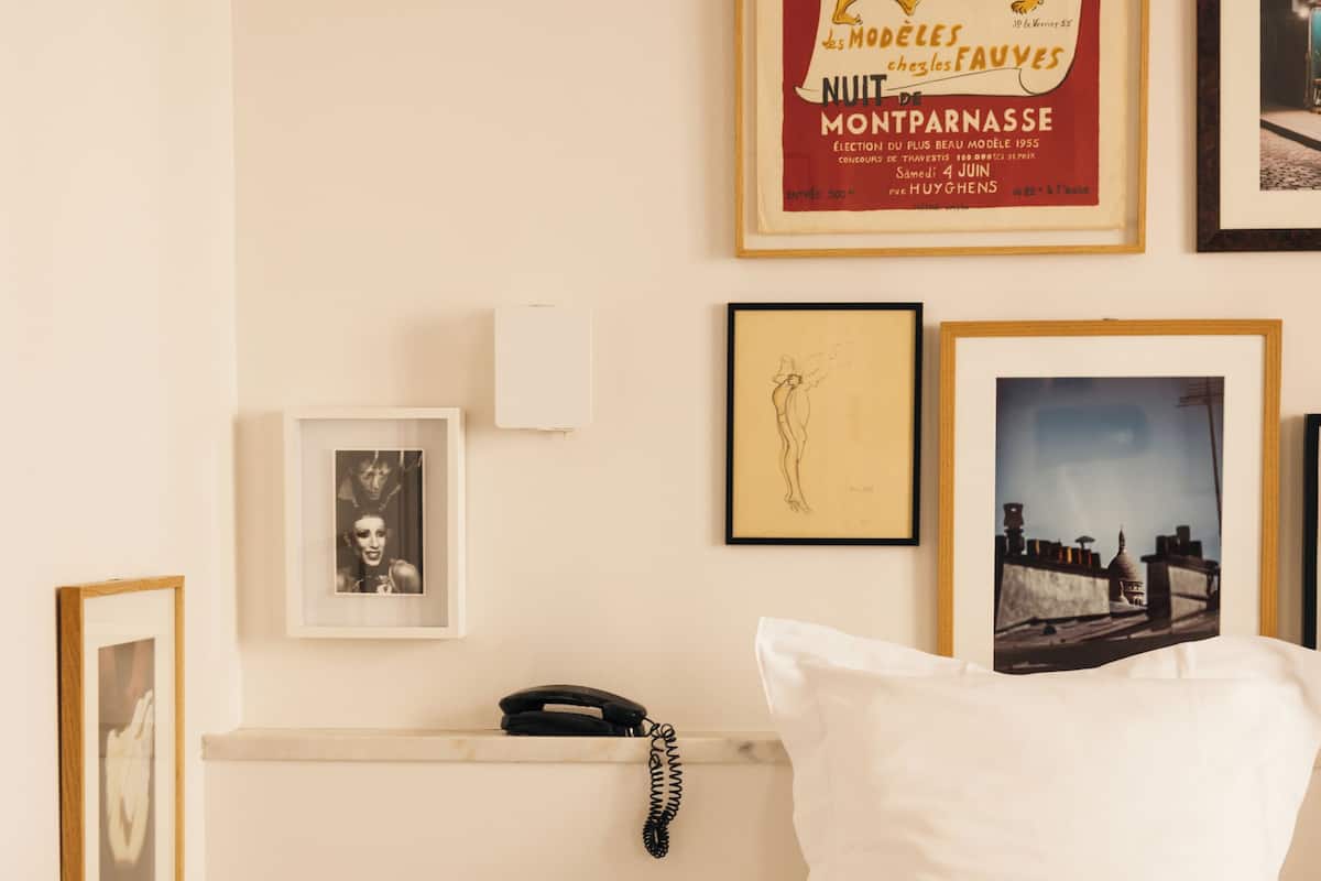 Room, 1 King Bed (Pigalle 21) | Premium bedding, pillowtop beds, minibar, in-room safe