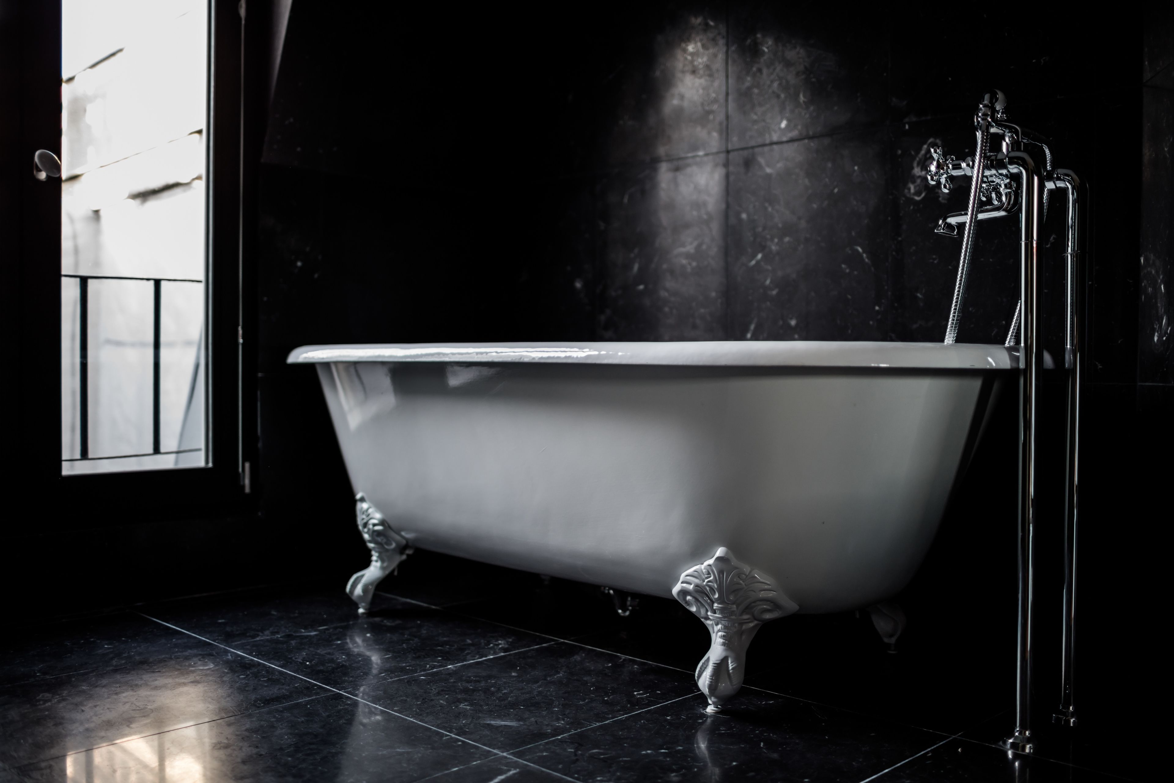 rainfall showerhead, free toiletries, hair dryer, towels