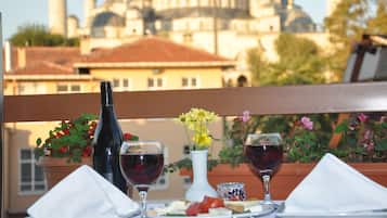Breakfast, lunch, dinner served; sea views