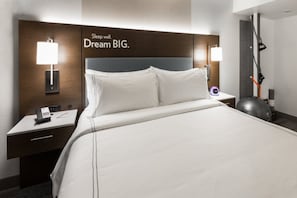 Hypo-allergenic bedding, in-room safe, desk, blackout drapes