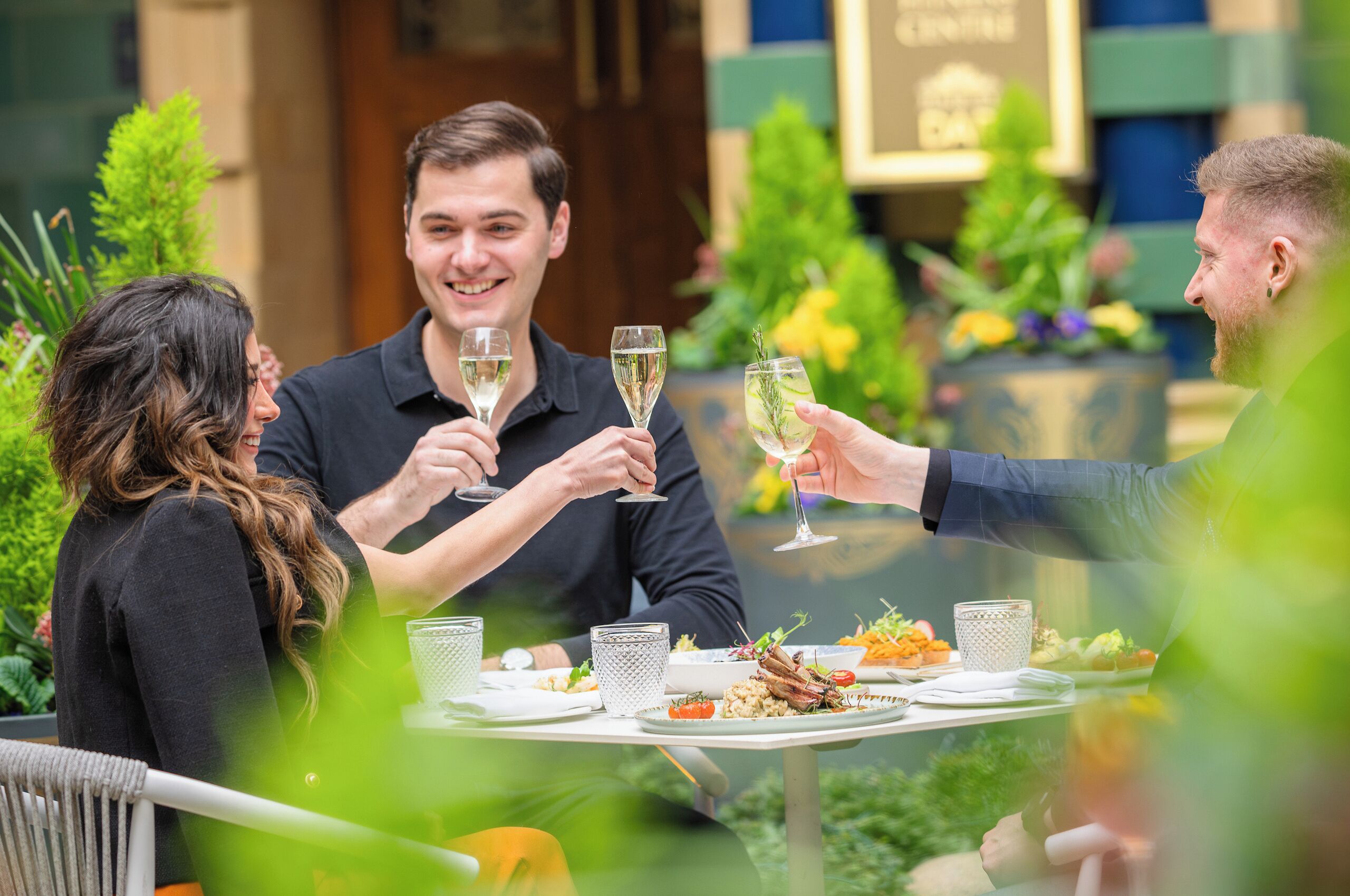 4 Restaurants; Frühstück, Mittagessen und Abendessen werden serviert