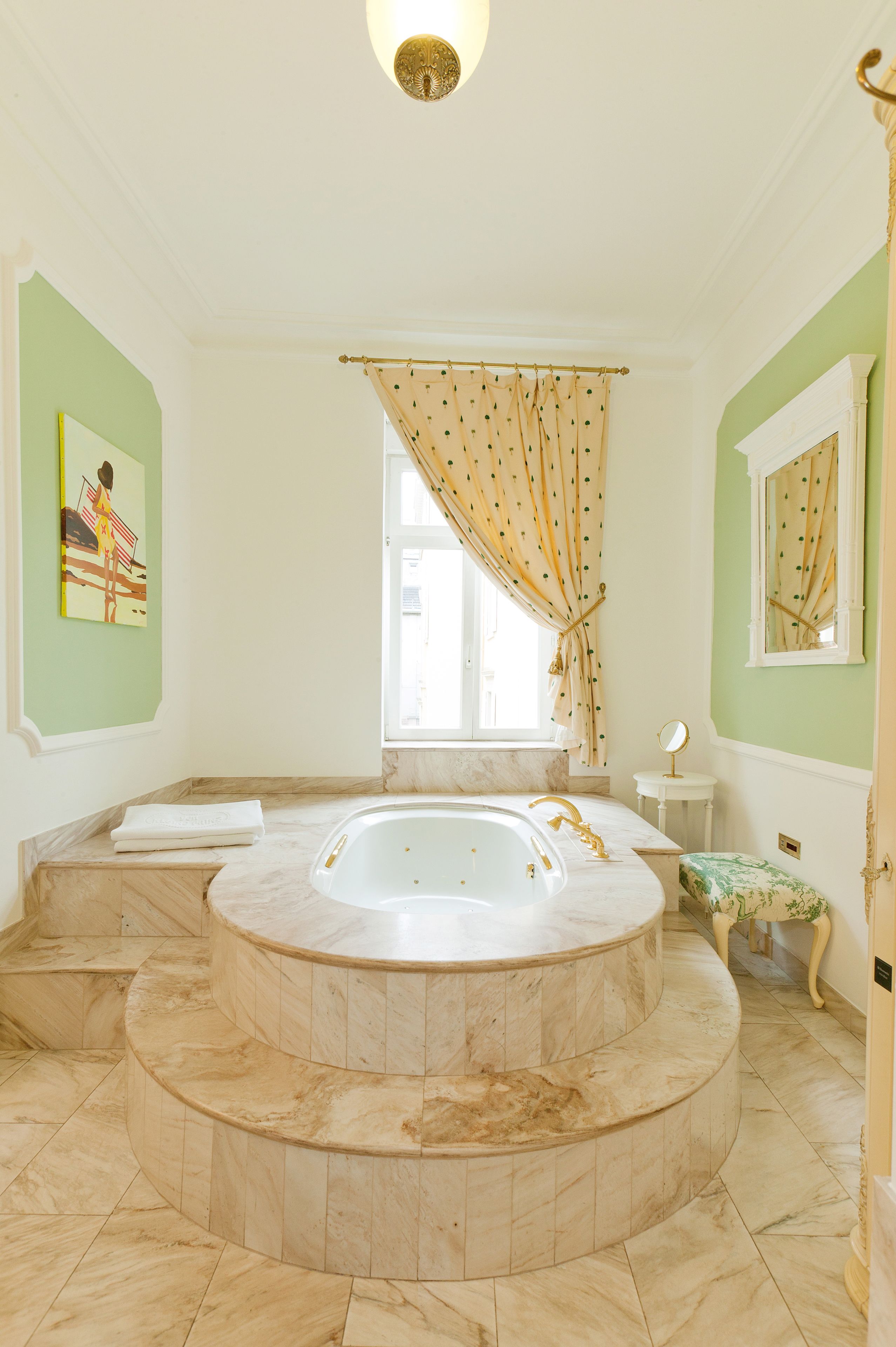 standard room | bathroom | free toiletries, hair dryer, towels