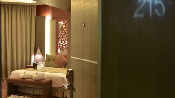 JUNIOR SUITE CLUB FLOOR | 1 bedroom, premium bedding, minibar, in-room safe