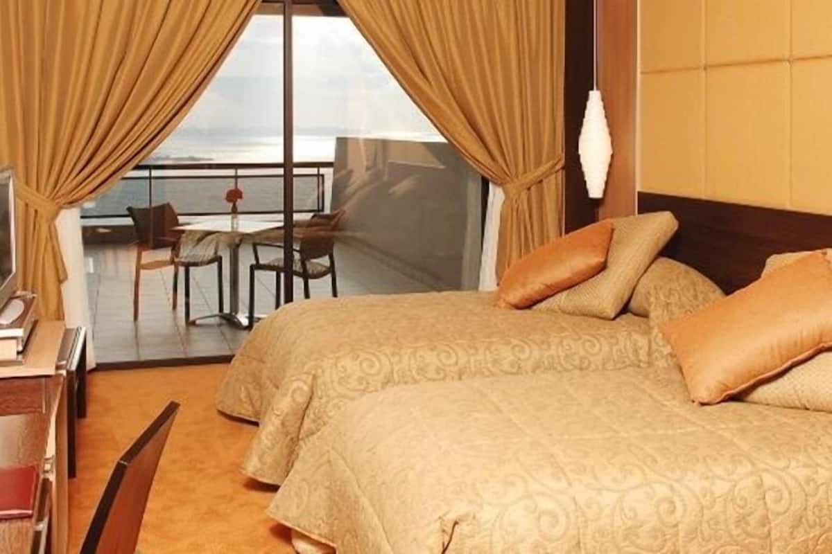 deluxe double room | 1 bedroom, premium bedding, minibar, in-room safe
