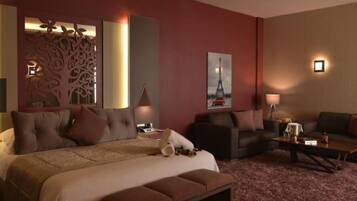 DIPLOMATIC SUITE CLUB FLOOR | Premium bedding, minibar, in-room safe, desk