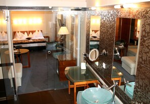 Deluxe Double Room, Balcony (Rössl) | Bathroom | Free toiletries, hair dryer, towels, toilet paper