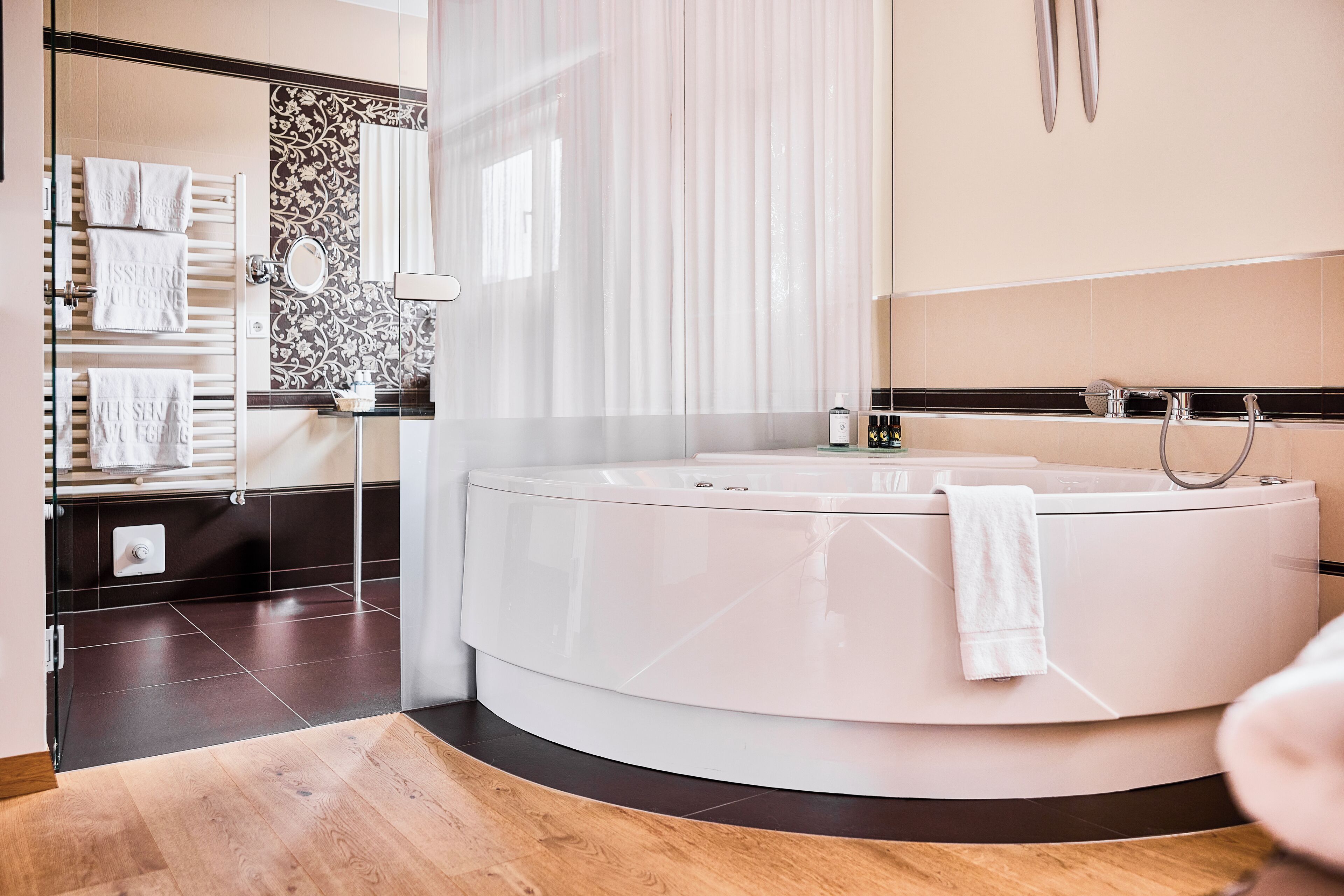 suite, balcony, lake view (rössl) | bathroom | free toiletries, hair dryer, towels, toilet paper