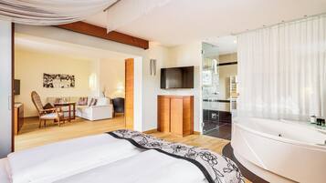 Suite, Balkon, Seeblick (Rössl) | Allergikerbettwaren, Zimmersafe, individuell dekoriert