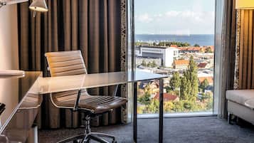 Superior szoba, 1 kétszemélyes ágy, nemdohányzó | Prémium ágynemű, széf a szobában, íróasztal és sötétítőfüggöny
