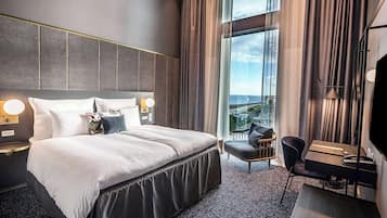 1 slaapkamer, luxe beddengoed, een kluis op de kamer, een bureau