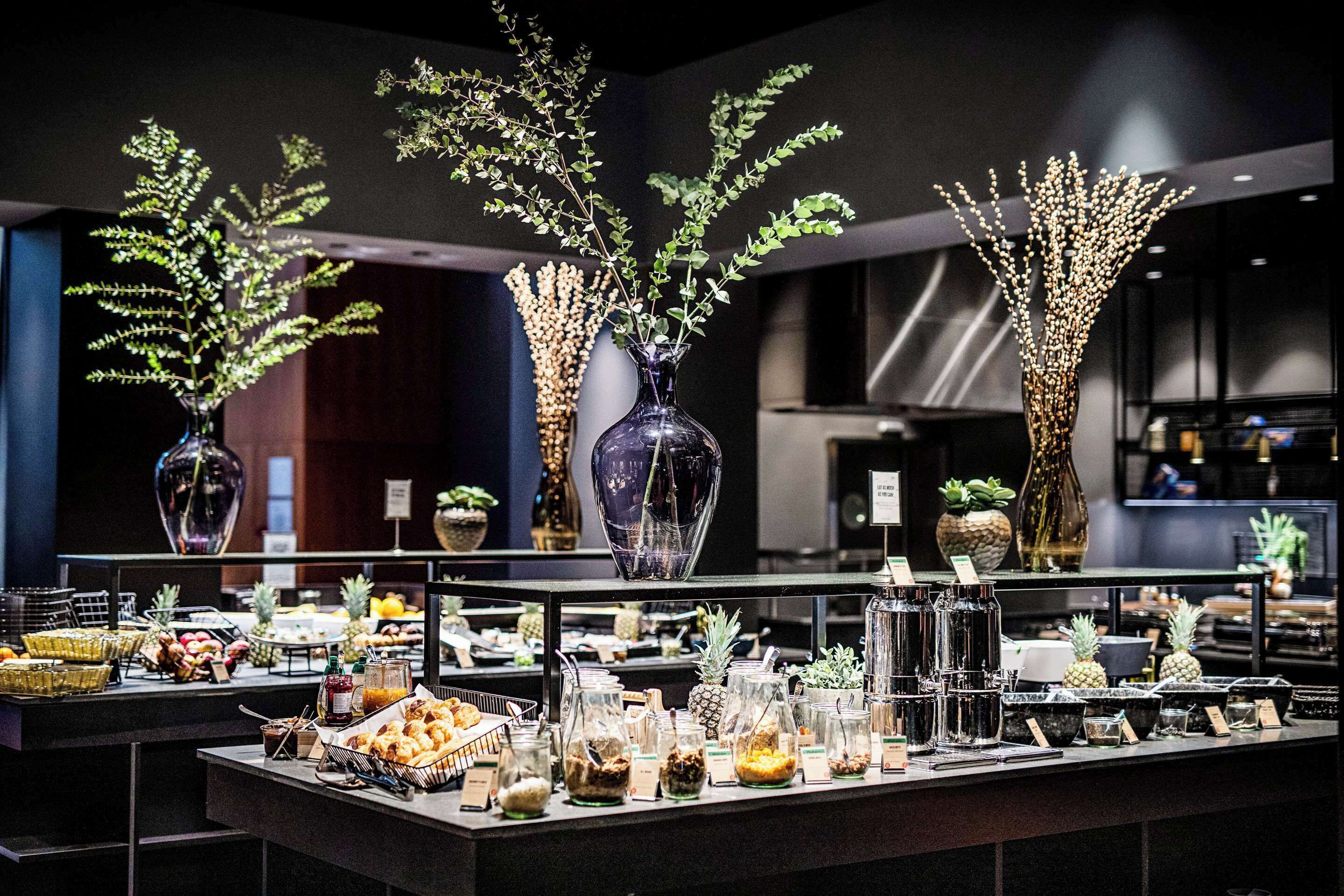 breakfast, lunch, dinner served; international cuisine