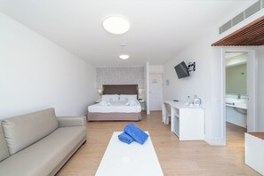 Minibar, desk, laptop workspace, soundproofing - Arena Suite Hotel - Adults Only (La Oliva)