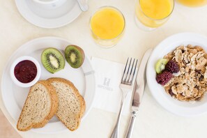 Desayuno estilo bufé