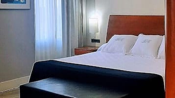 Junior Suite, 1 King Bed, Balcony, City View (Mini) | Egyptian cotton sheets, premium bedding, in-room safe, desk