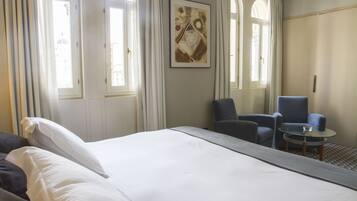 エジプト綿のシーツ、高級寝具、セーフティボックス (室内)、デスク