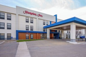 Exterior - Hampton Inn Hutchinson (Hutchinson)