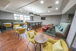 Lobby - Hampton Inn Hutchinson (Hutchinson)