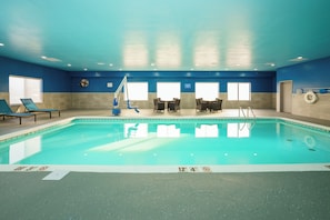 Indoor pool, sun loungers