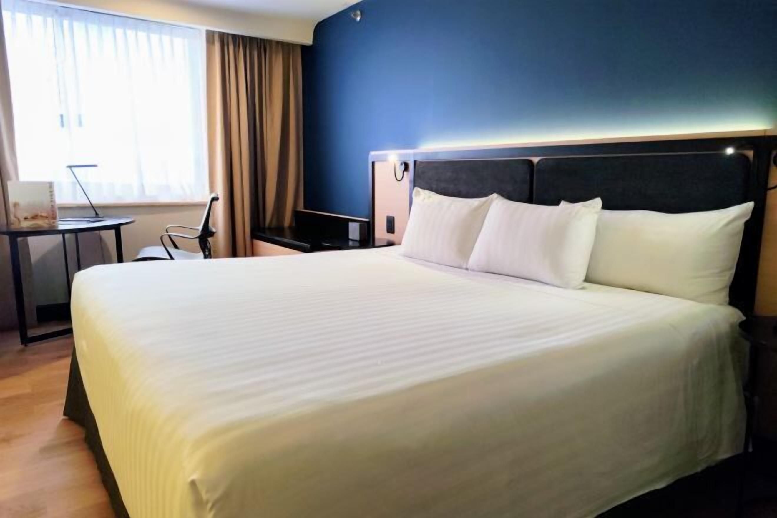 Minibar, in-room safe, desk, laptop workspace