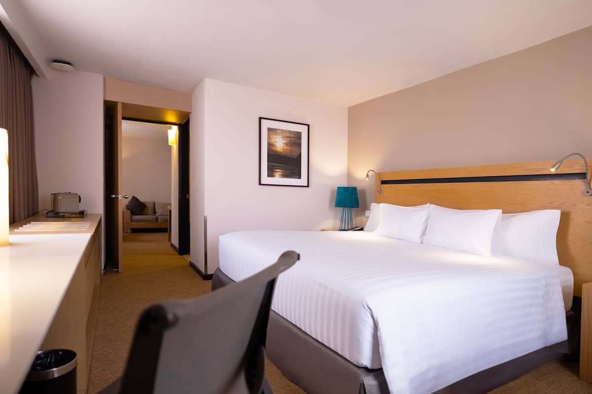 Junior Suite, 1 King Bed