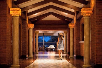 4 restaurants, breakfast served at JW Marriott Cancun Resort & Spa