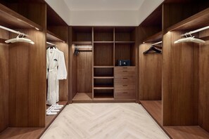 Ropa de cama hipoalergénica y minibar 