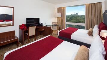 1 bedroom, in-room safe, desk, blackout curtains