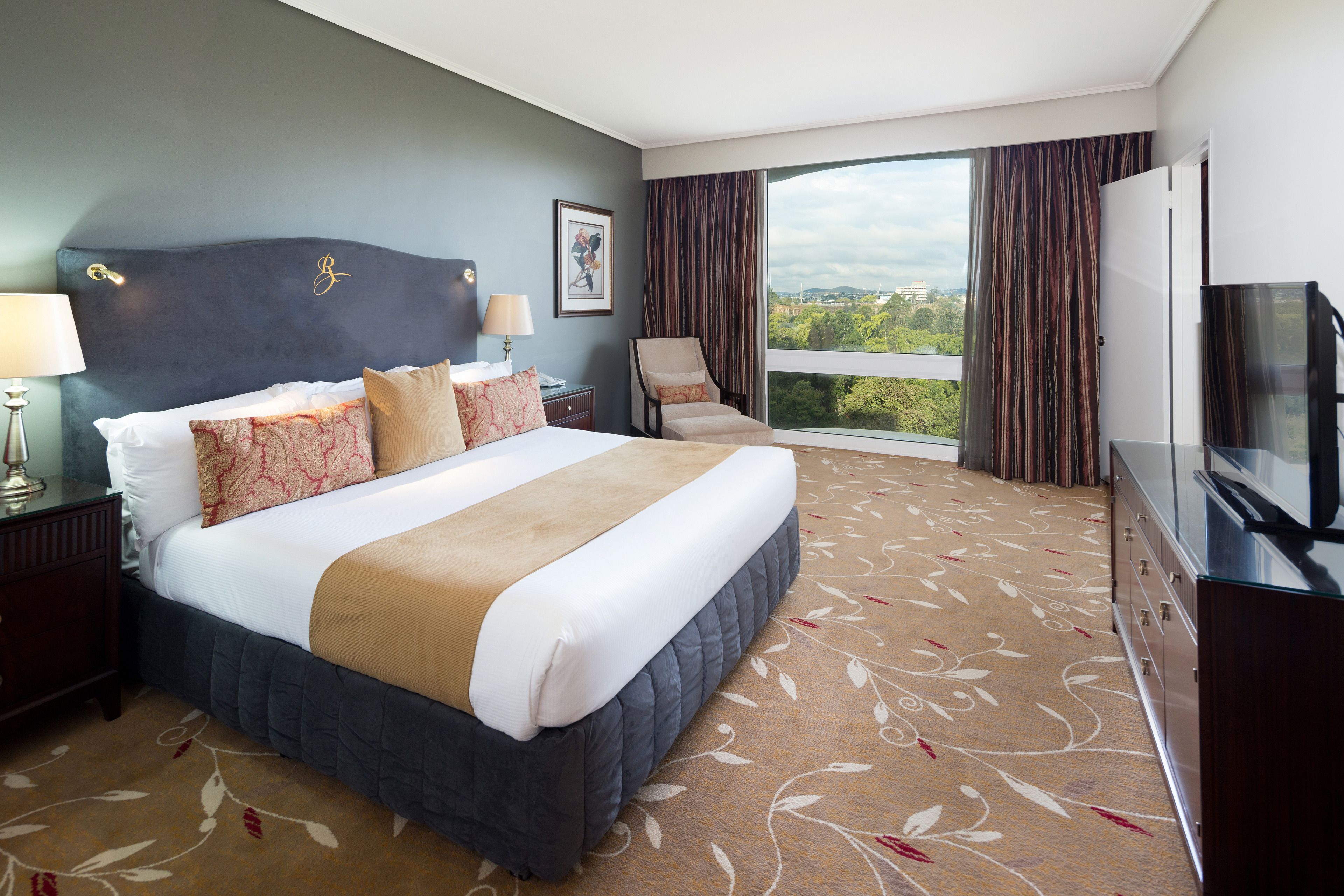 Executive Suite, Jetted Tub (Includes bottle of Champagne)