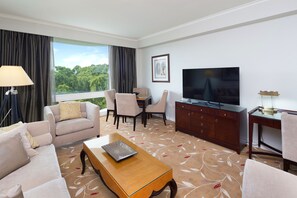 Suite Deluxe, bain à remous (includes bottle of sparkling wine) | Salle de séjour