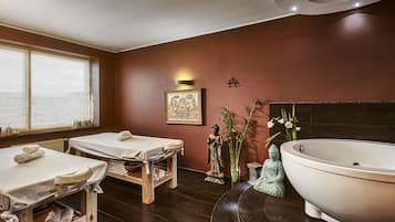 Couples treatment room(s), body treatments, hydrotherapy, aromatherapy