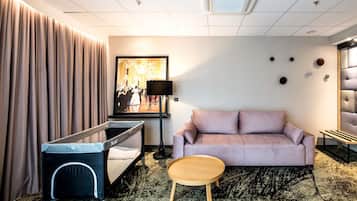 Family Room, 1 Double Bed (Cathedral View) | Hypo-allergenic bedding, in-room safe, desk, blackout drapes