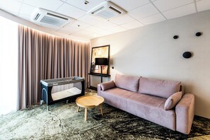 Family Room, 1 Double Bed (Cathedral View) | Extra beds