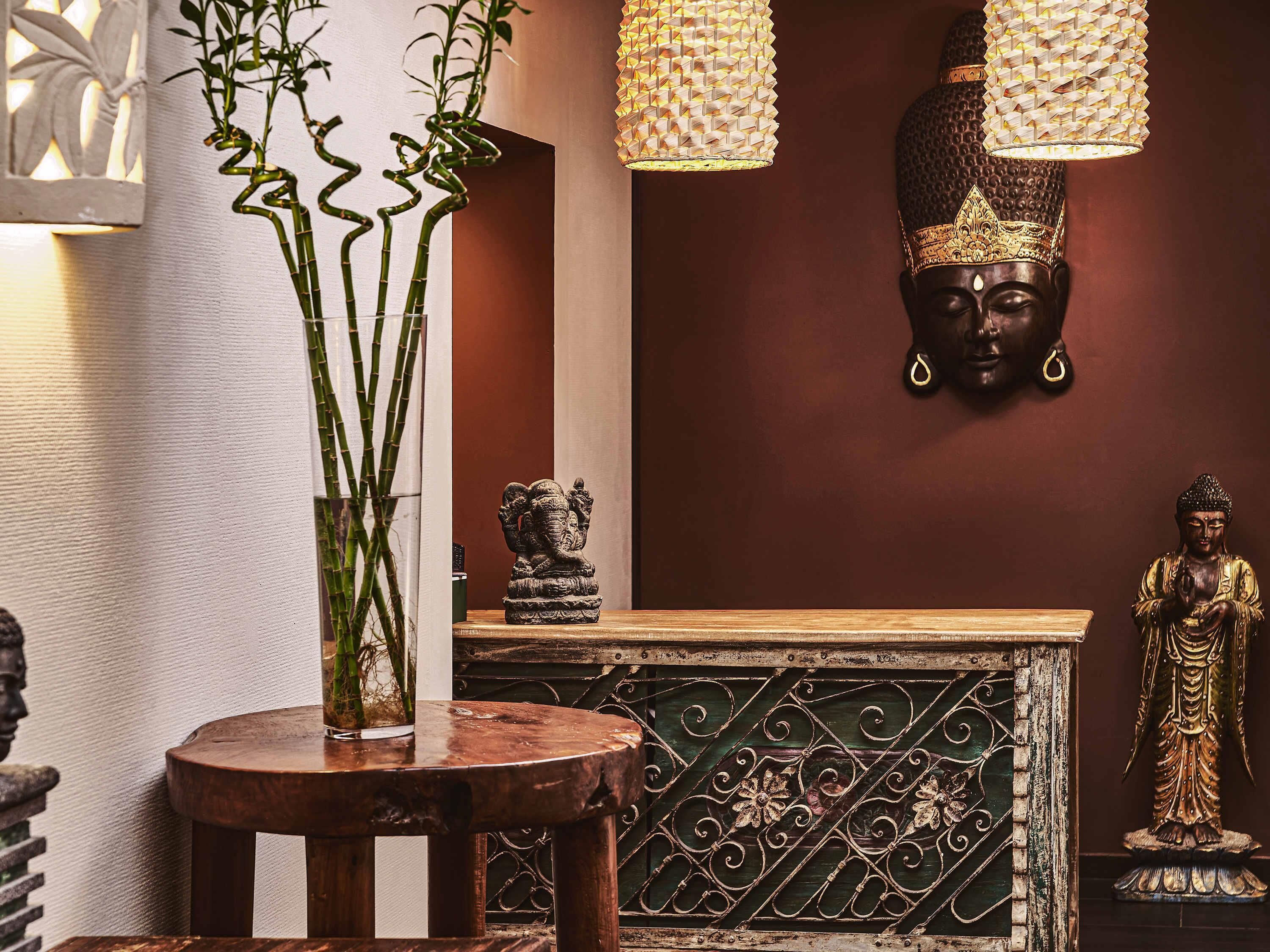 body treatments, thai massages, body scrubs, facials