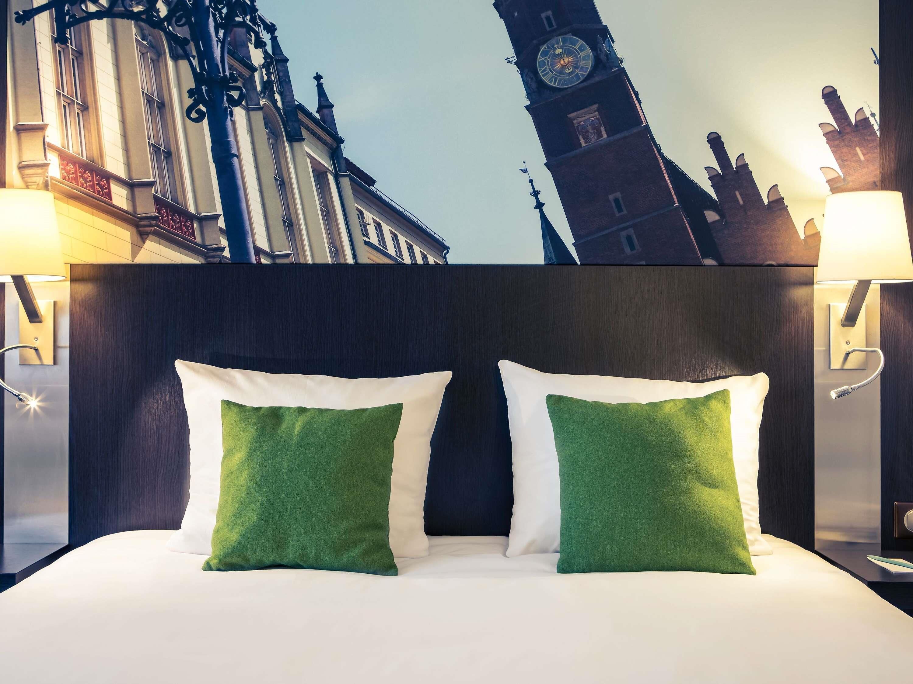 Classic Room, 1 Double Bed with Sofa ( City or Cathedral view)