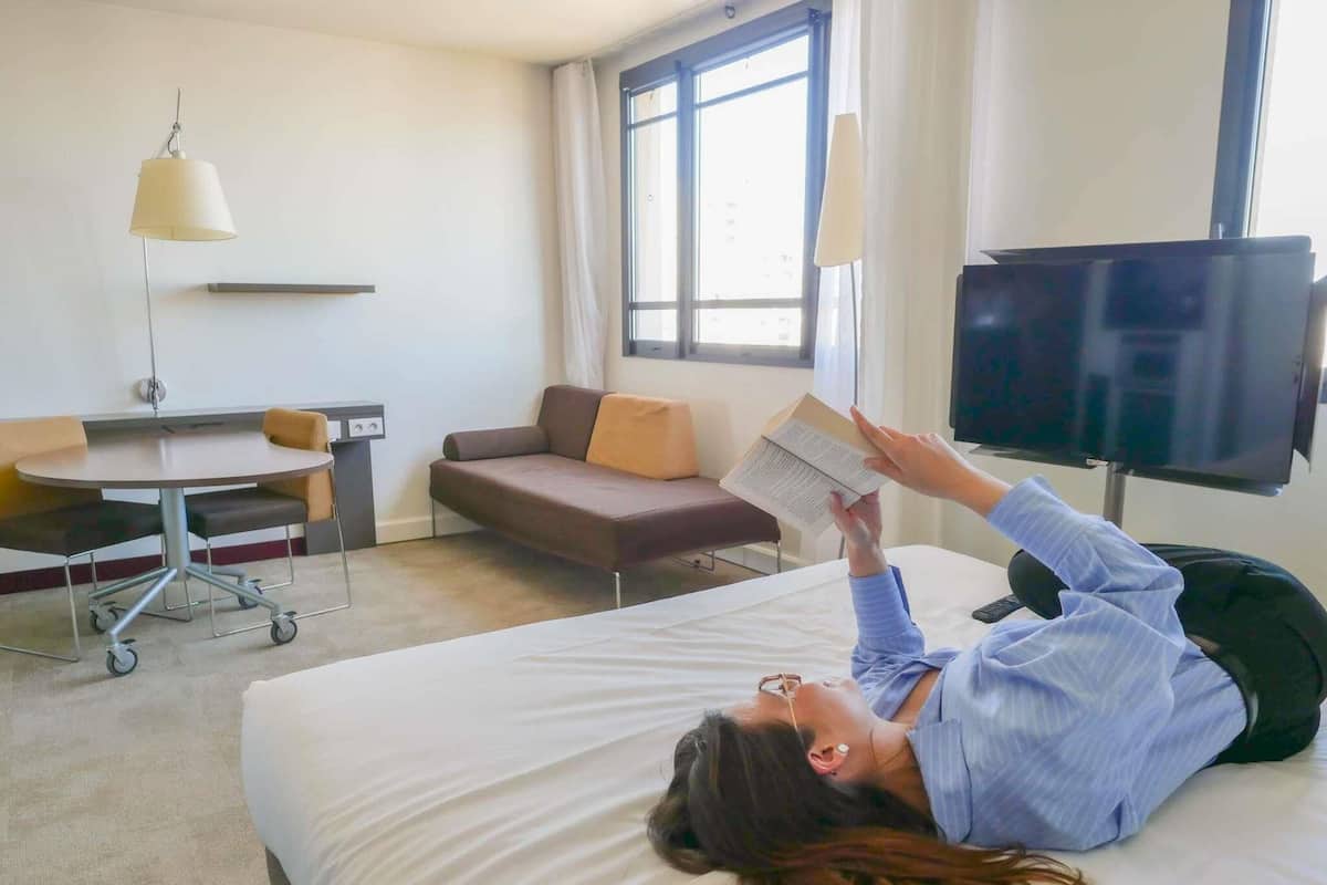 Suite Supérieure, plusieurs lits | Literie de qualité supérieure, coffres-forts dans les chambres, bureau