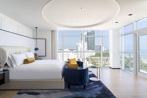 The Ritz-Carlton Suite, 1 King Bed, Balcony | 1 bedroom, Egyptian cotton sheets, premium bedding, down comforters