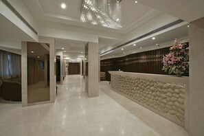Lobby sitting area - Comfort Inn Heritage (Mumbai)