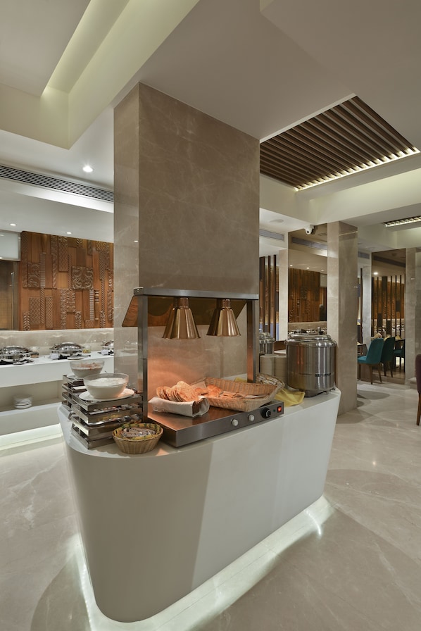 Daily continental breakfast (INR 499 per person) - Comfort Inn Heritage (Mumbai)