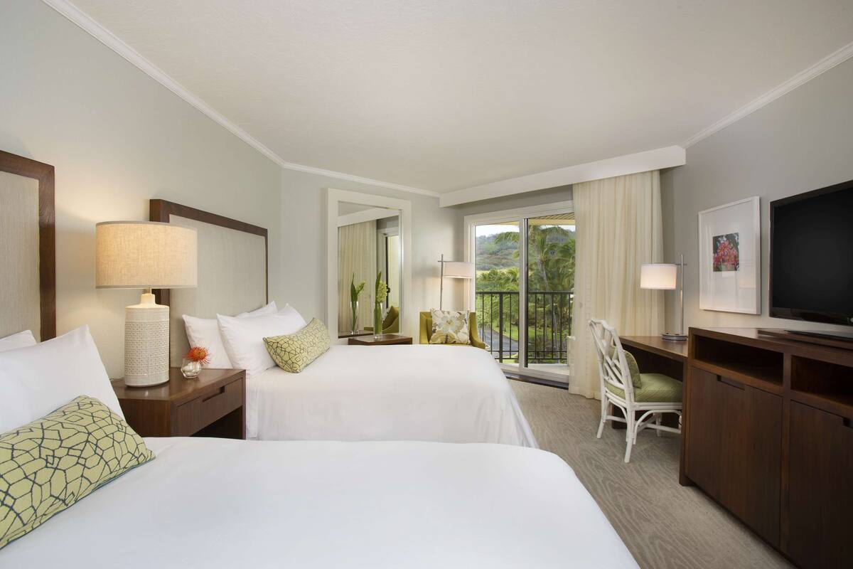 Habitación Premium, 2 camas matrimoniales, acceso para personas con movilidad reducida | Edredón, caja de seguridad en la habitación y escritorio