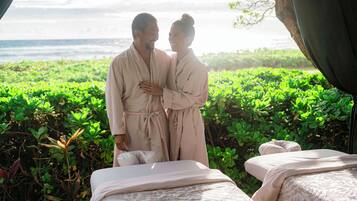 Beach massages, massages