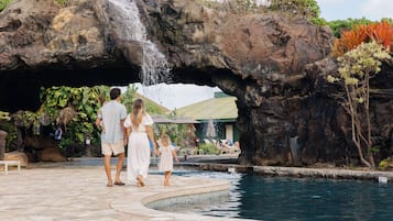 4 outdoor pools, open 8:00 AM to 10:00 PM, pool umbrellas, pool loungers