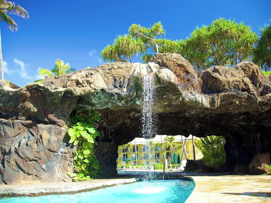 4 piscinas al aire libre (de 08:00 a 22:00), sombrillas, tumbonas